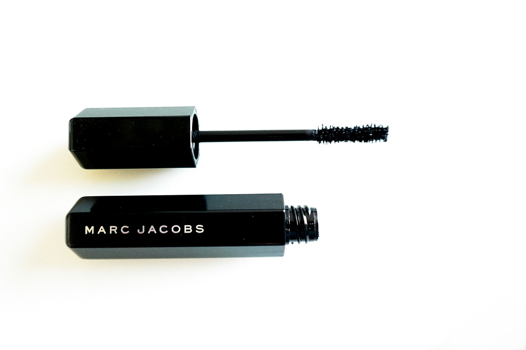 Marc-Jacobs-Velvet-Noir-8