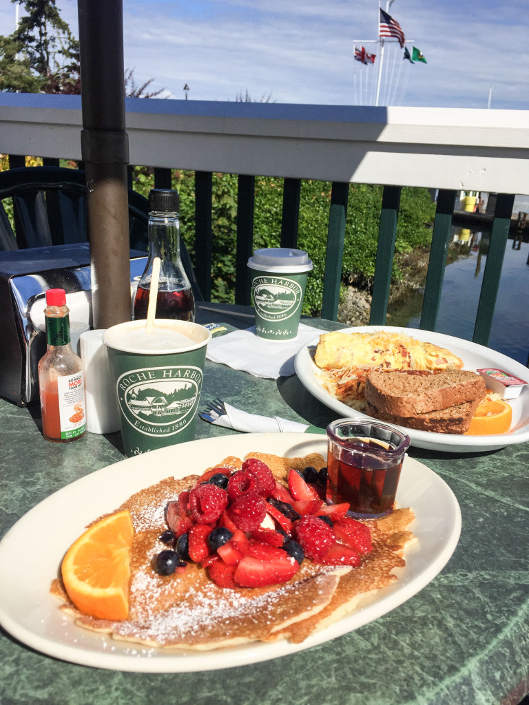 Delicious-brunch-next-to-the-harbor