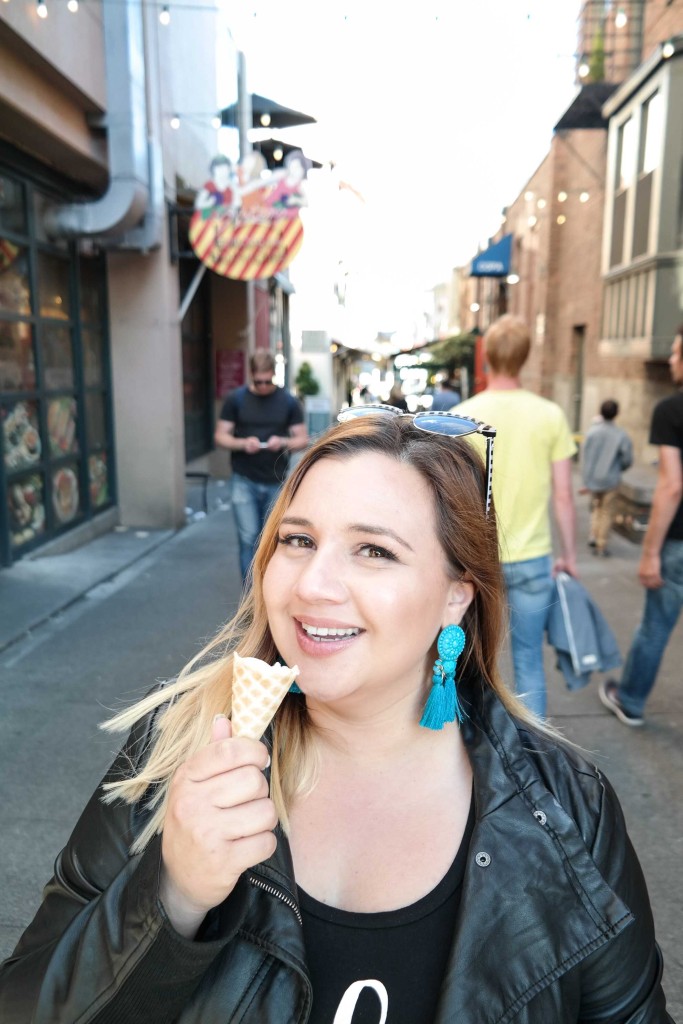 Walking-through-Pike-Place
