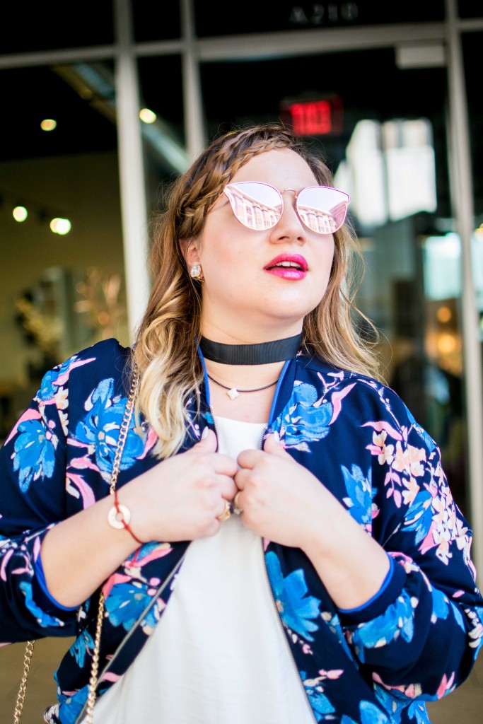I've been wearing these pinik glasses with everything! They look especvially good with this floral bomber jacket that has hints of pink. Do you liker it when chokers are layered like I did here? 