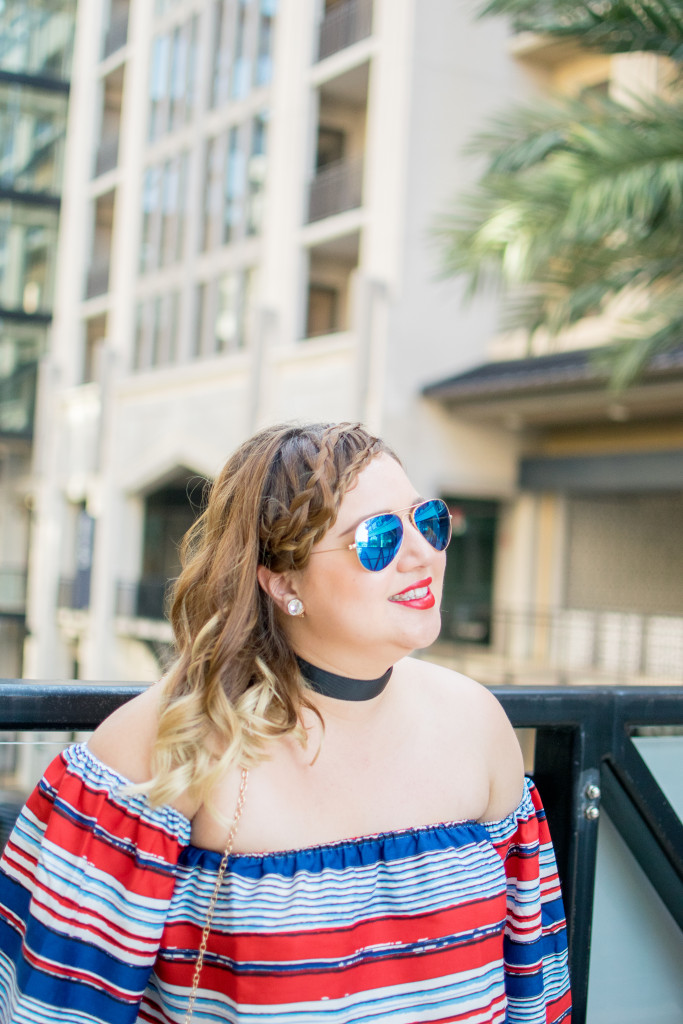 90's chokers are the new retro trend that everyone is sporting. 